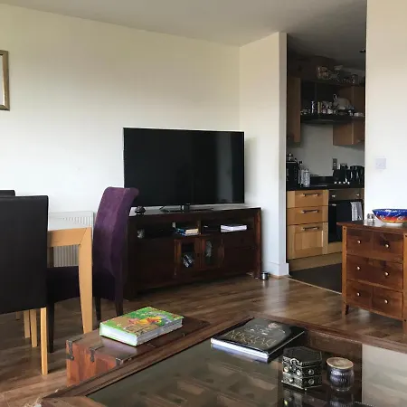 Apartment Lovely Spacious 2 Bedroom Family Flat