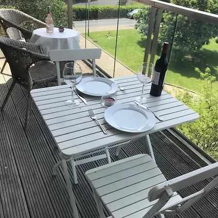 Διαμέρισμα Lovely Spacious 2 Bedroom Family Flat *